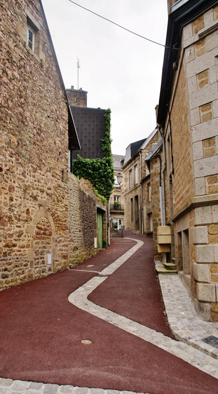  - Villedieu-les-Poêles