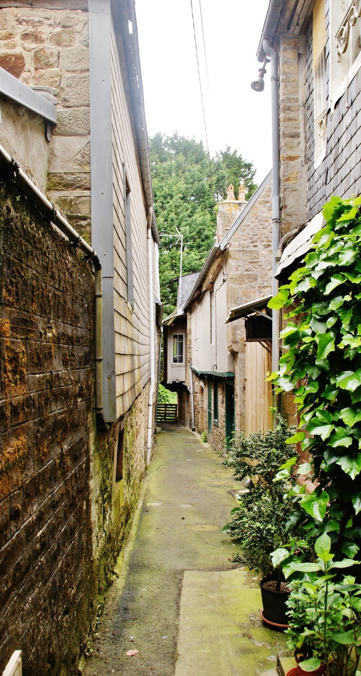  - Villedieu-les-Poêles