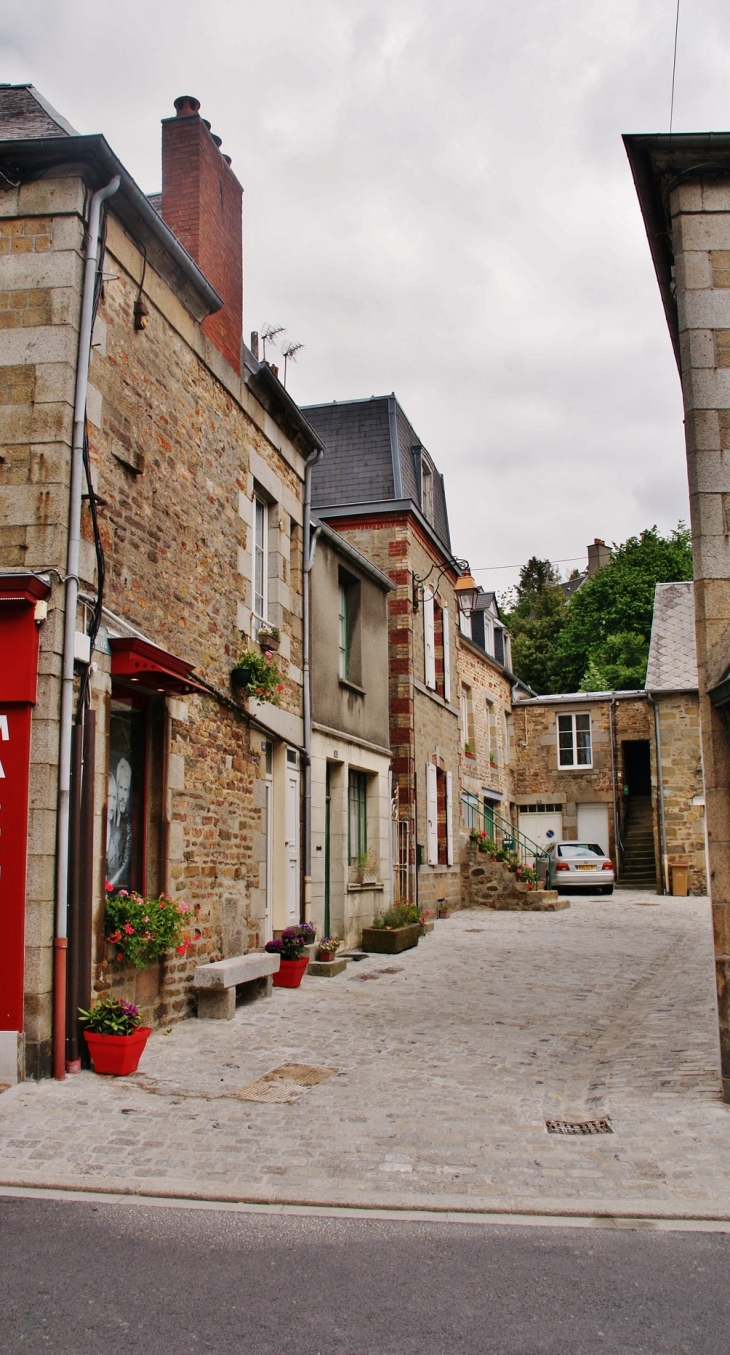  - Villedieu-les-Poêles