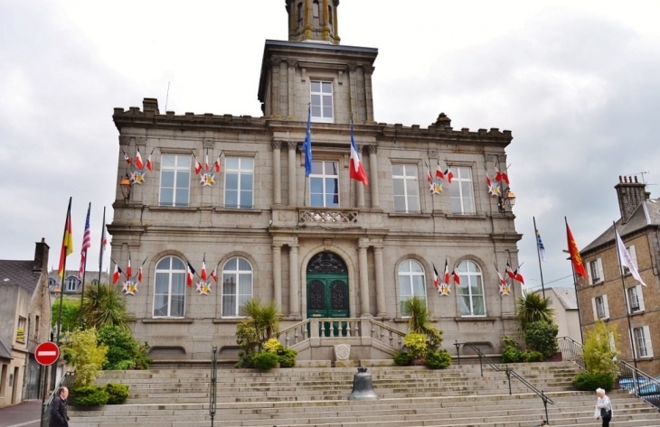 Hotel-de-Ville - Villedieu-les-Poêles