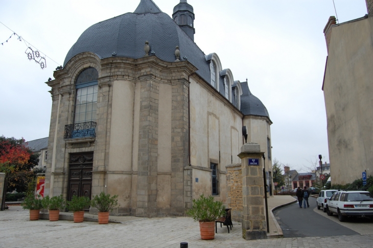 Bibliothéque d' Alencon - Alençon