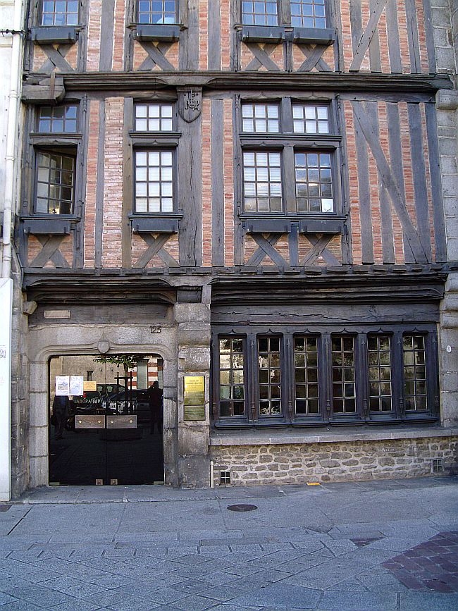 Les anciennes maisons dans la Grande  Rue - Alençon