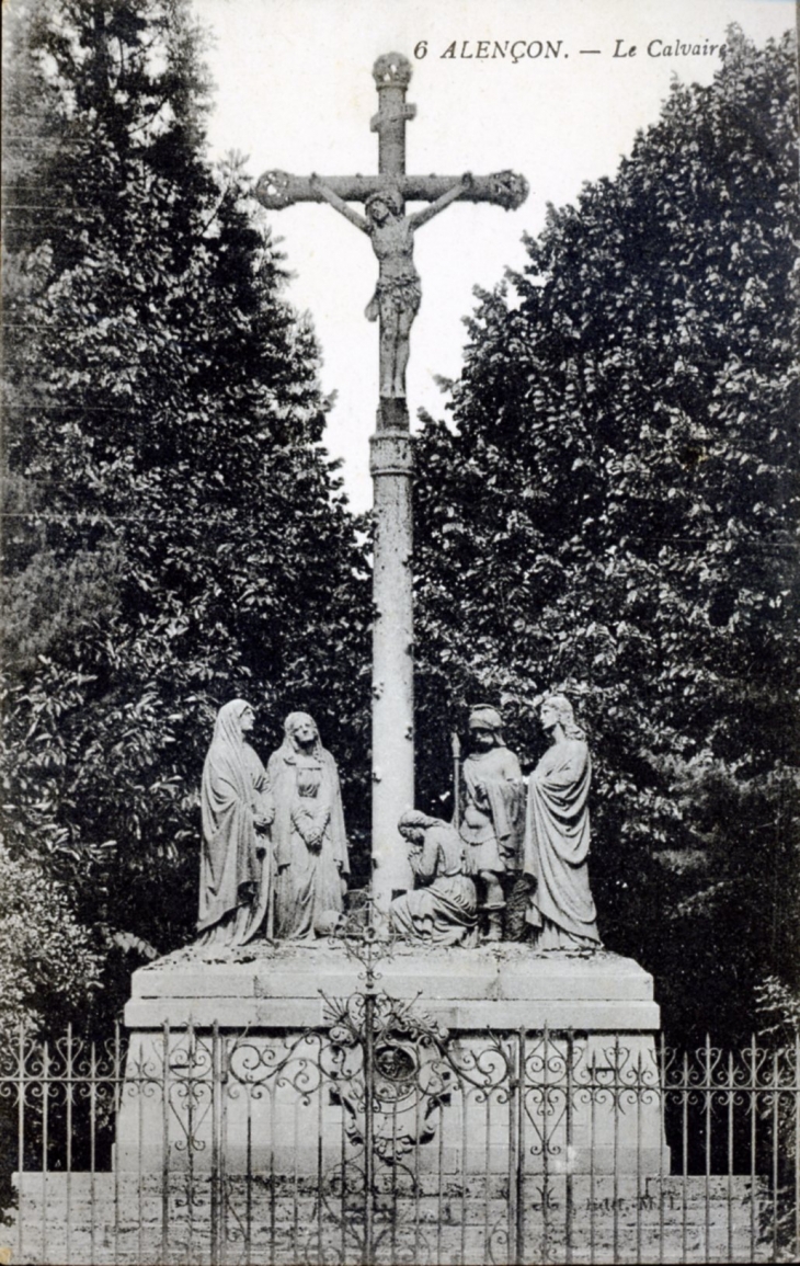 Le Calvaire, vers 1919 'carte postale ancienne). - Alençon