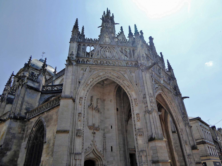 Le chevet de la basilique Notre Dame - Alençon