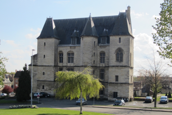 Le palais de justice d'ARGENTAN.