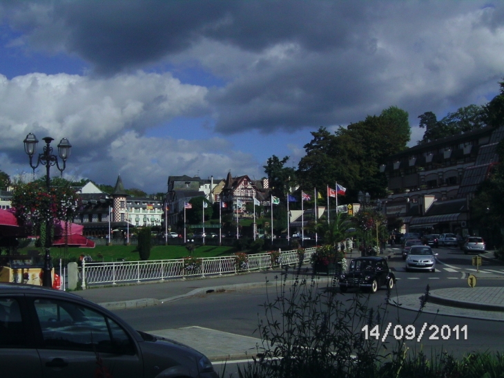 Rue des Casinos - Bagnoles-de-l'Orne