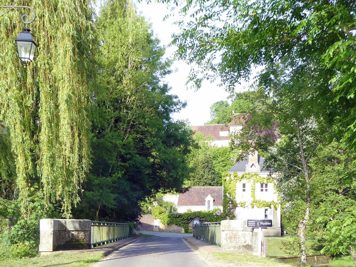 Vue du pont sur l'Huisne - Condeau