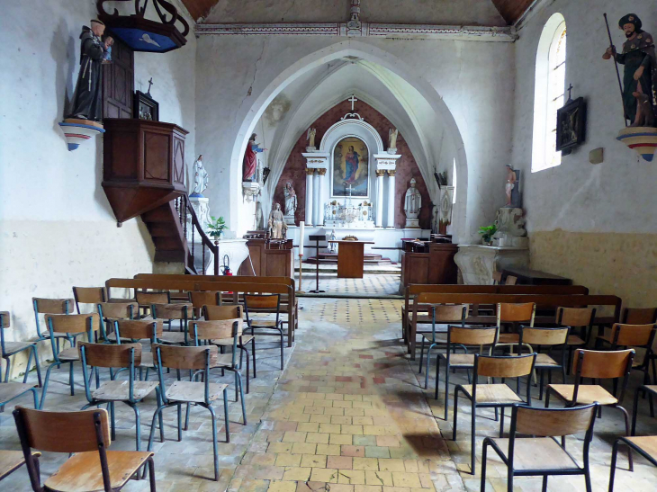 L'intérieur de l'église - Dame-Marie