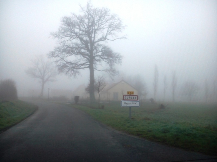 Arrivée dans le brouillard - Durcet