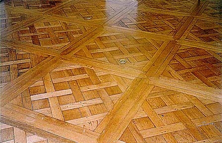 Ginai et ses intérieurs. Parquet de versailles