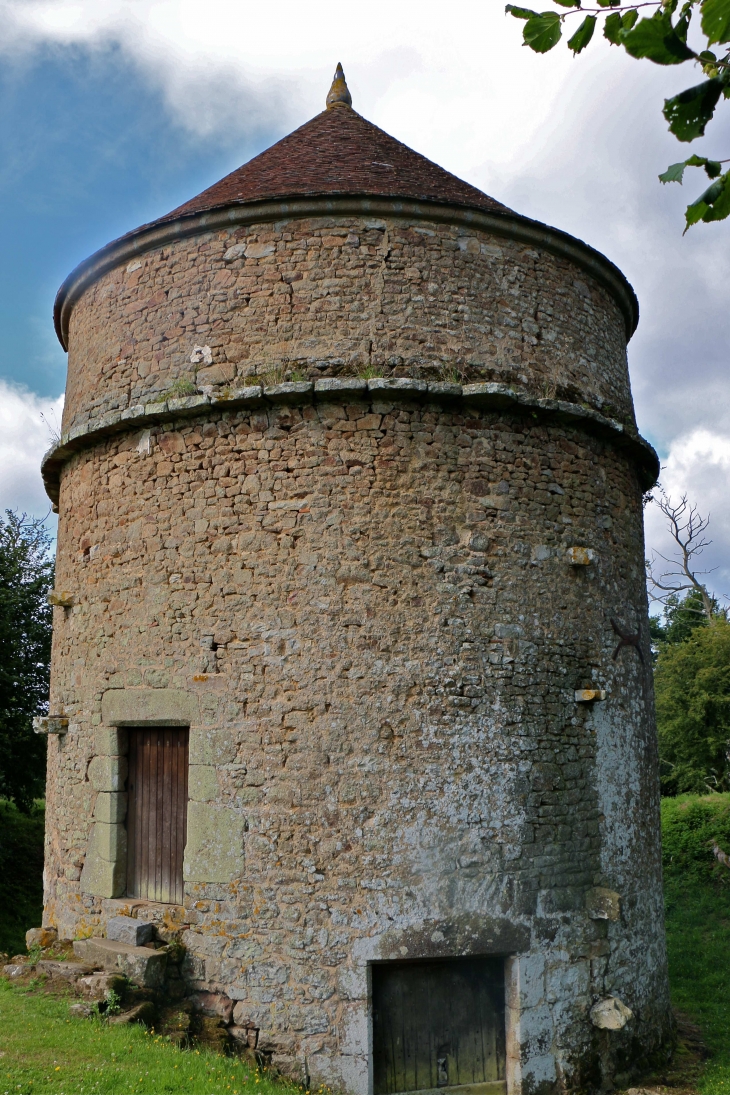 A la tour de bonvouloir - Juvigny-sous-Andaine