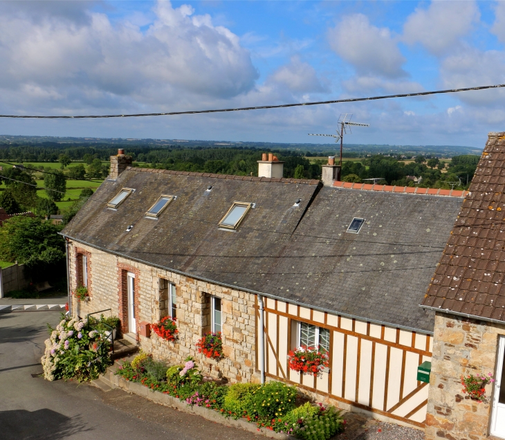 Dans le village - Juvigny-sous-Andaine