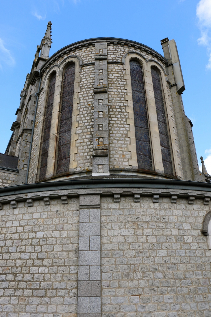 Le chevet de L'église Sainte Marie Madeleine - La Chapelle-d'Andaine