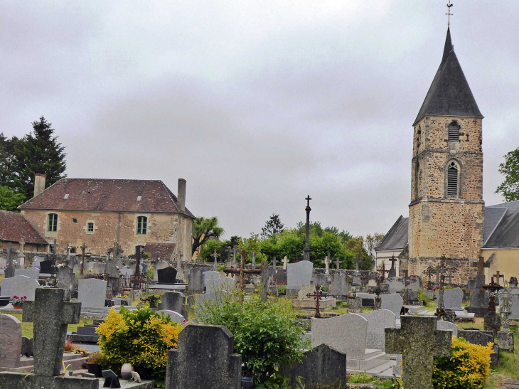 L'église et le presbytère - La Perrière