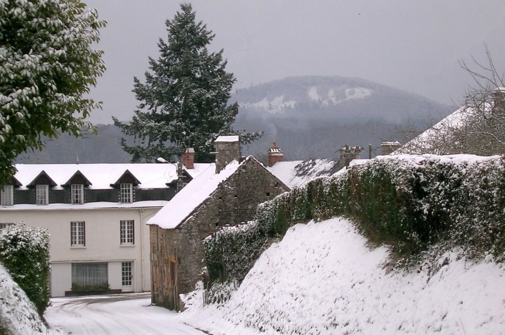 Le bourg - La Roche-Mabile