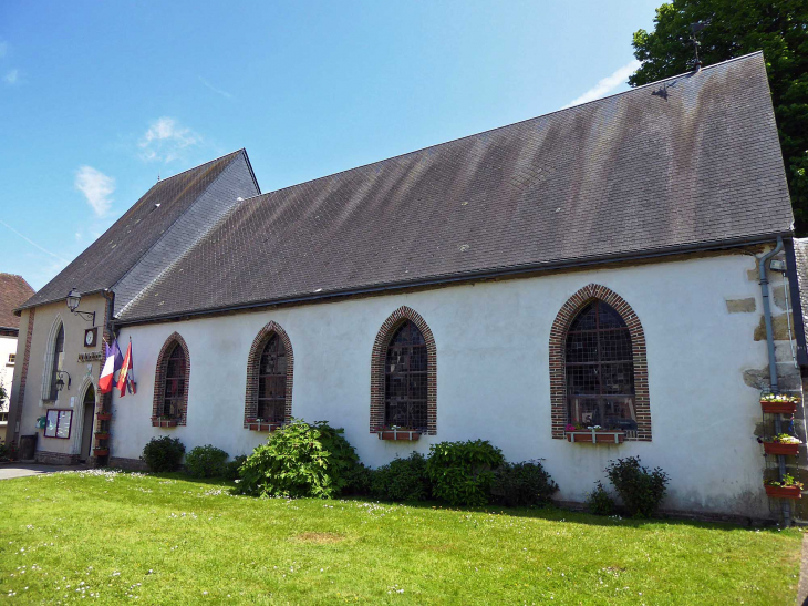 La mairie dans une ancienne église - Les Aspres