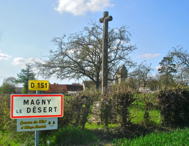 Entrée de village - Magny-le-Désert