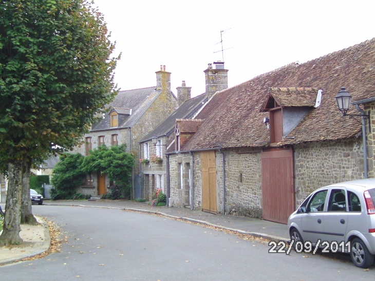 Une rue - Magny-le-Désert