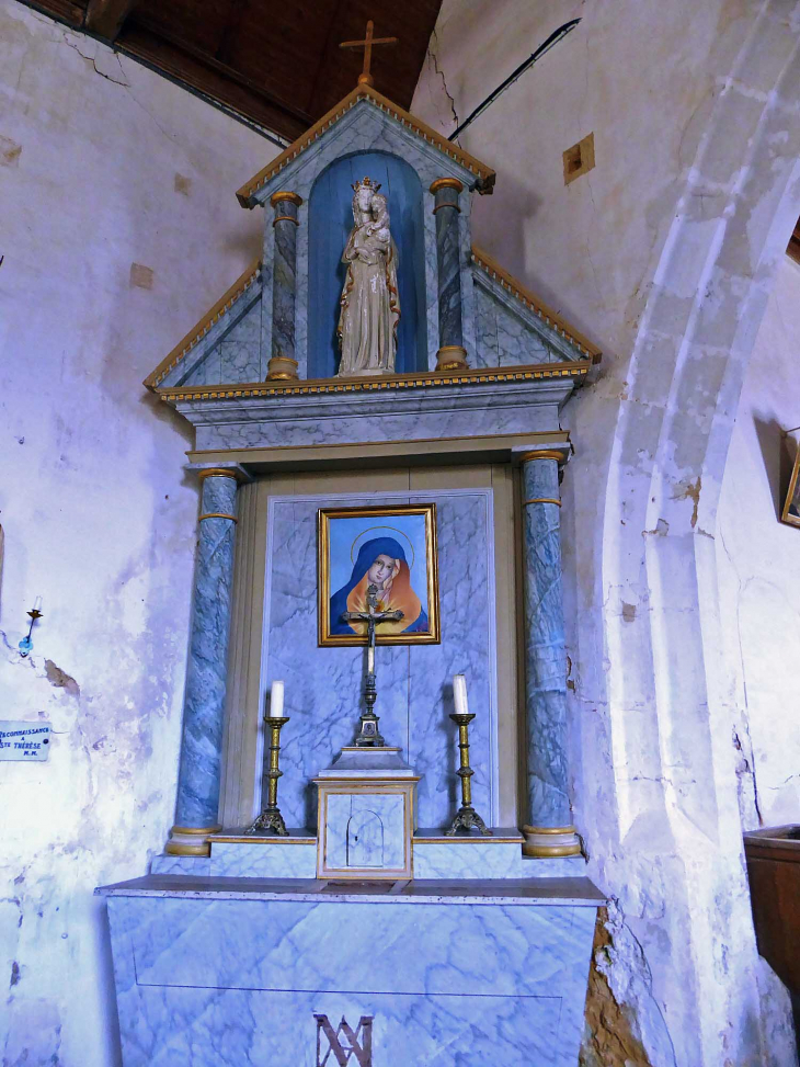 L'intérieur de l'église - Monceaux-au-Perche