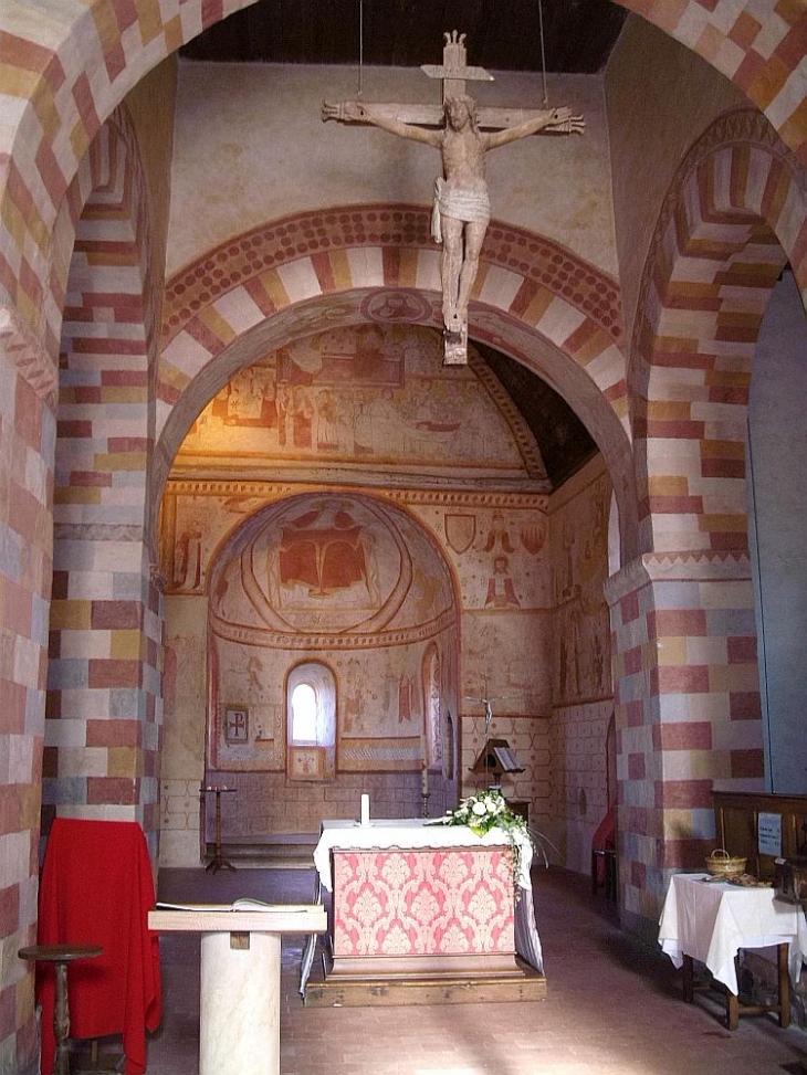 L' intérieur de l' église de Saint Céneri - Saint-Céneri-le-Gérei