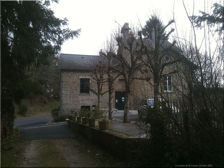 La mairie de St Ceneri - Saint-Céneri-le-Gérei