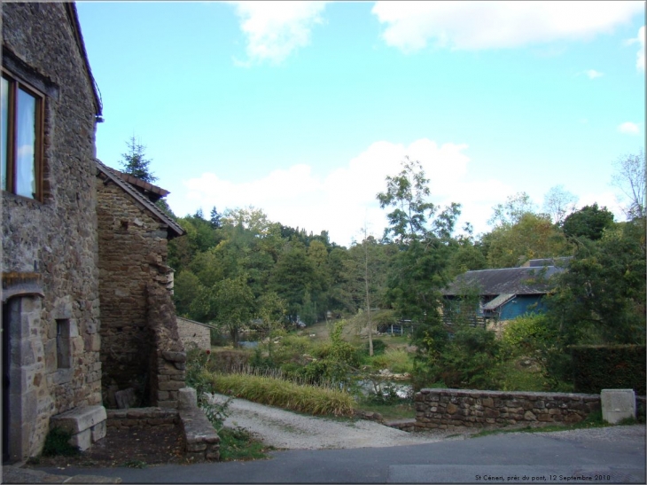 Maisons près du pont - Saint-Céneri-le-Gérei