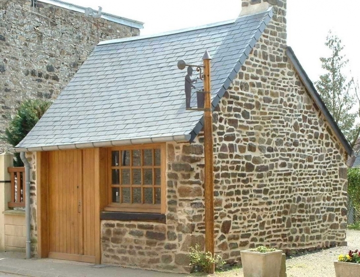 Saint-Cornier-des-Landes Un ancienne maisonnette de cloutiers transformée en musée