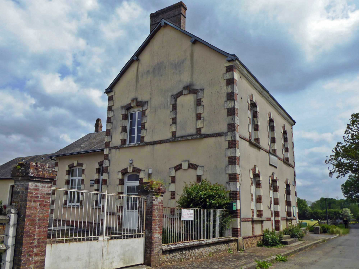 La mairie - Saint-Maurice-sur-Huisne