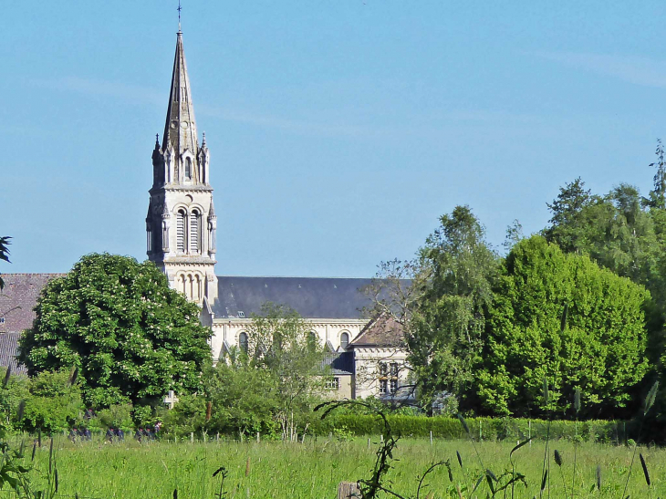 Vue sur l'église de l'abbaye de la Trappe - Soligny-la-Trappe