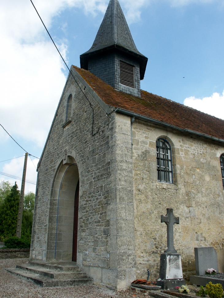 Eglise Notre-Dame des douleurs de Crennes, du XVIe siècle. - Urou-et-Crennes