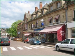 Une rue du centre ville - Vimoutiers