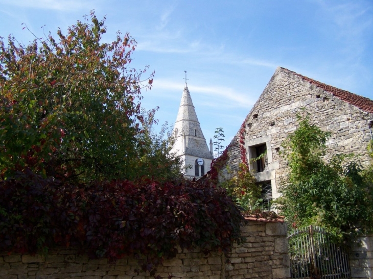 Le clocher de l'église - Auxey-Duresses