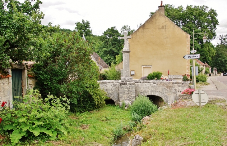 La Commune - Auxey-Duresses