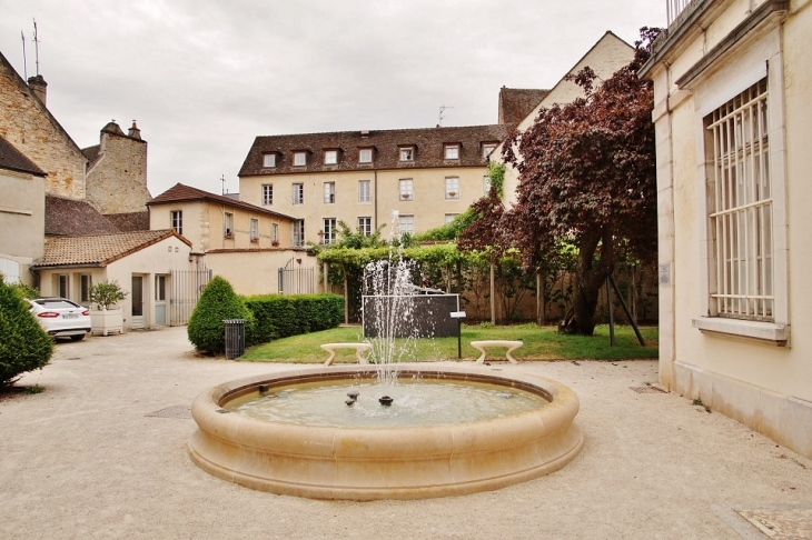 Fontaine - Beaune