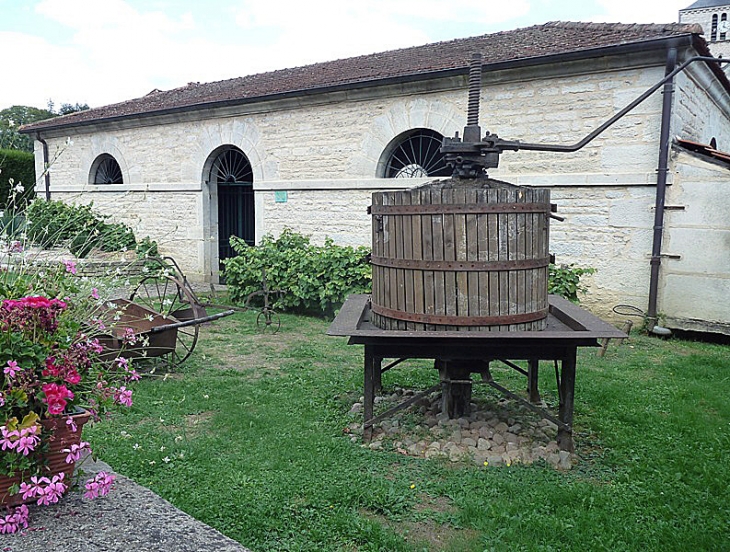 Le lavoir - Bèze