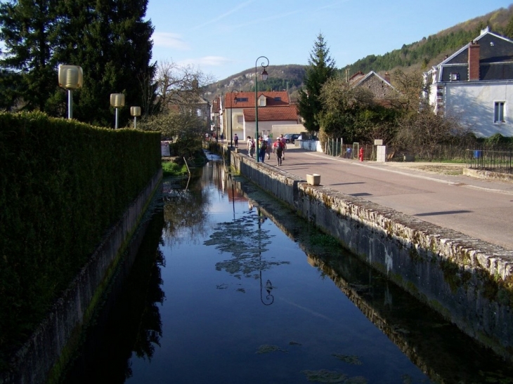 Le Rhoin à Bouilland