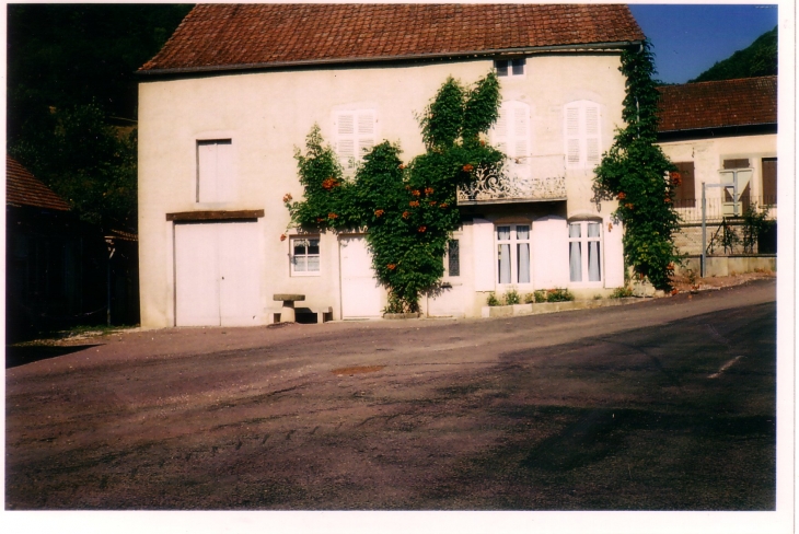 Souvenirs Souvenirs ..........la même maison je pense en 2005 - Bouilland