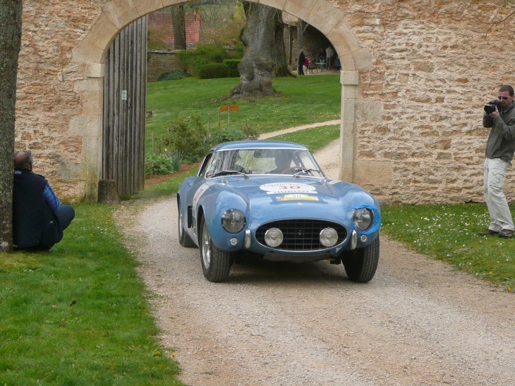 Tour Auto 2014 au château Bussy Rabutin -Ferrari 250 GT LWB - Bussy-le-Grand