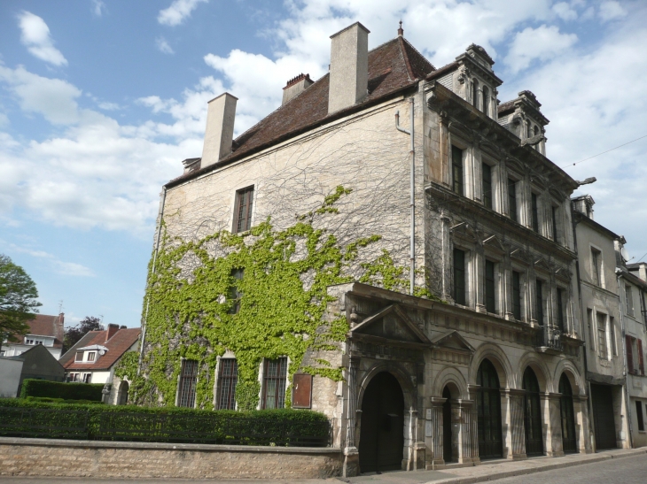 Rue du Bourg maison Philandrier  - Châtillon-sur-Seine