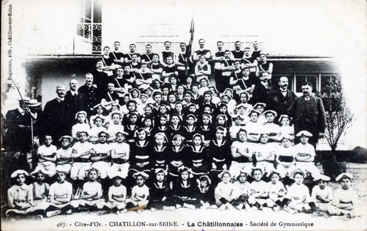 La Châtillonnnaise - Société de Gymnastique, vers 1911 (carte postale ancienne). - Châtillon-sur-Seine