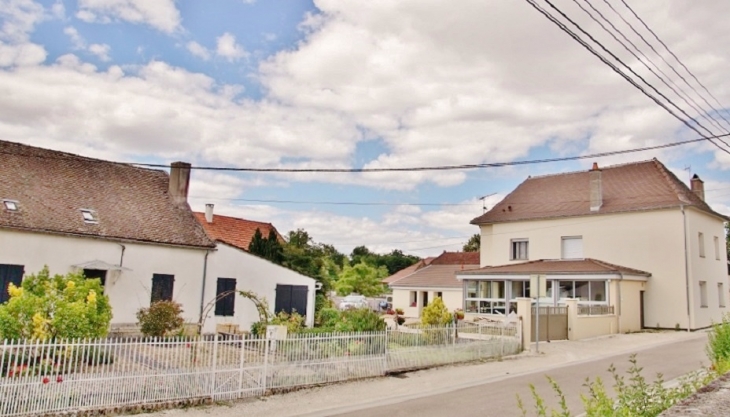 Le Village - Chevigny-en-Valière