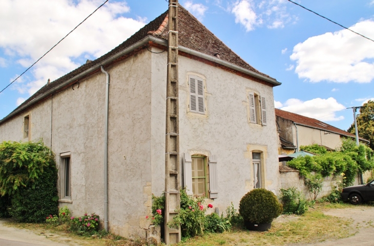 Le Village - Chevigny-en-Valière