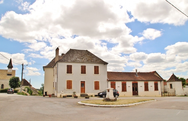 Le Village - Chevigny-en-Valière