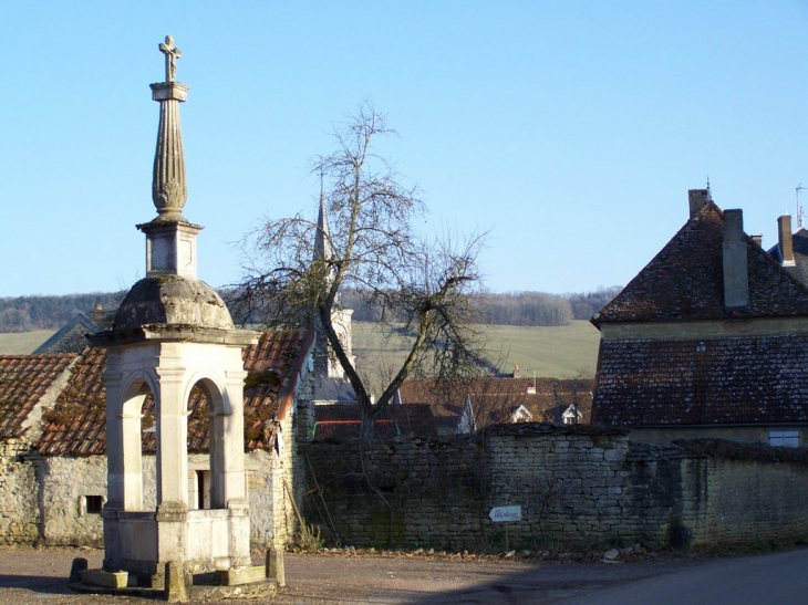 Le calvaire de Commarin