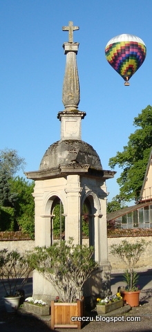 Reposoir du XVIIè - Monument classé - - Commarin