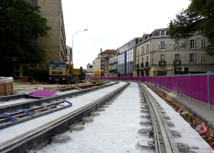 Le tram va arrivé - Dijon