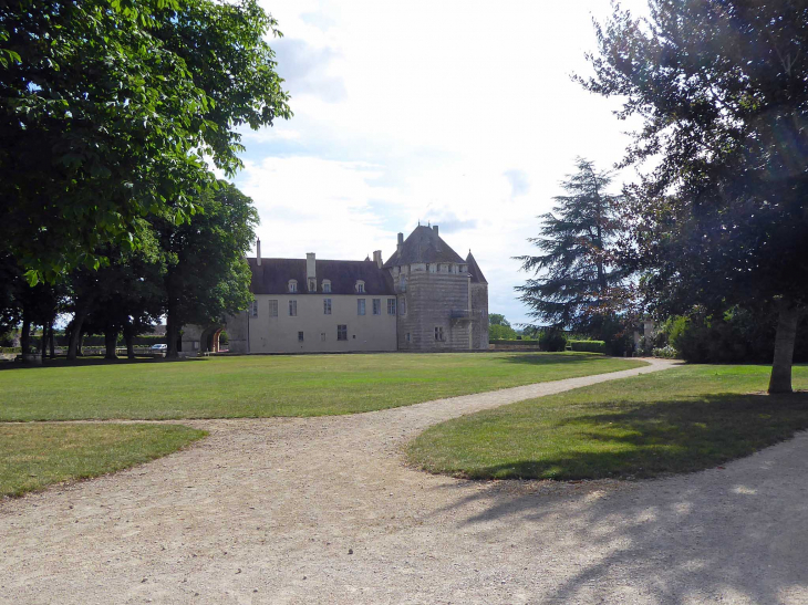 Le château - Époisses