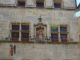 Photo précédente de Flavigny-sur-Ozerain La maison du Donataire doit son nom à la présence d'un personnage qui accompagne la statue polychrome de 