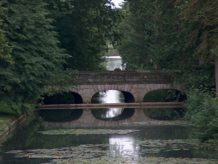 Le pont vert - Fontaine-Française