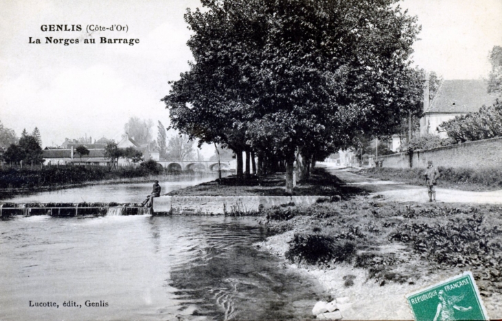 La Norges au barrage, vers 1914 (carte postale ancienne). - Genlis